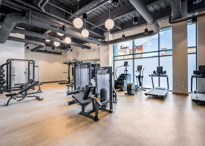 Lux King Bed Free Parking Gym Upmc Pitt Cmu Apartment *