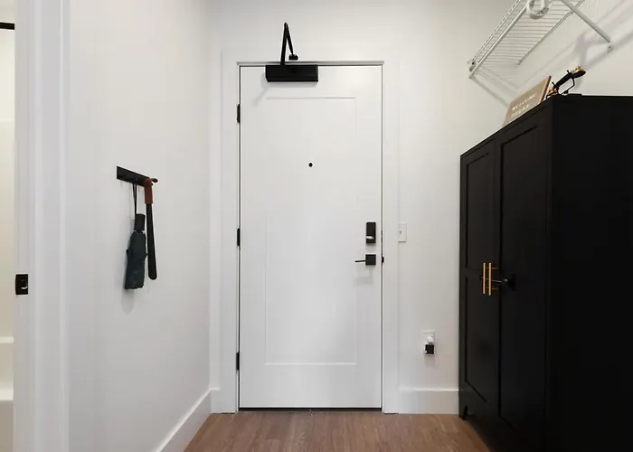 Lux King Bed Free Parking Gym Upmc Pitt Cmu Apartment